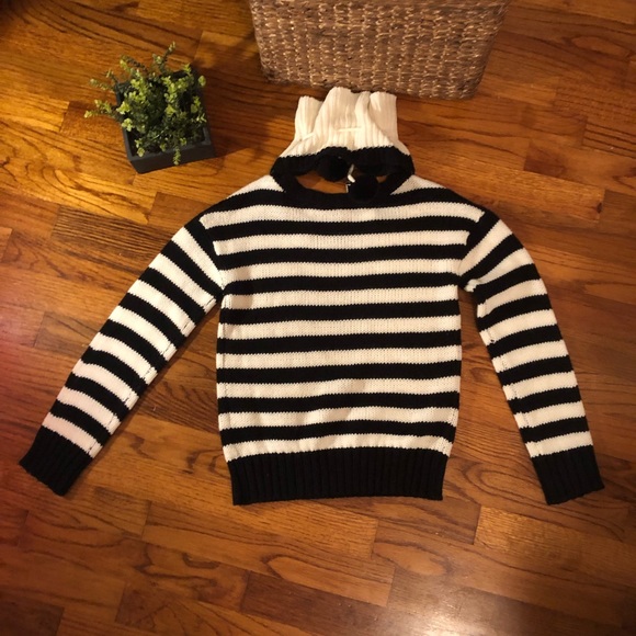 Girls M (10-12) Black and White Sweater - Picture 6 of 6